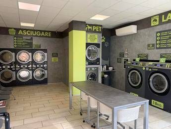Lavanderie a gettone: è un italiano a vendere la nuova tecnologia che moltiplica la resa dell’investimento Lavanderie a gettone: è un italiano a vendere la nuova tecnologia che moltiplica la resa dell’investimento